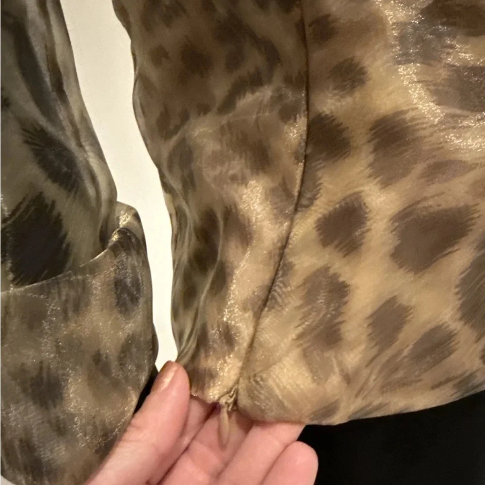 Patra Metallic Gold Animal Print blouse size 8 NWT - Picture 7 of 10
